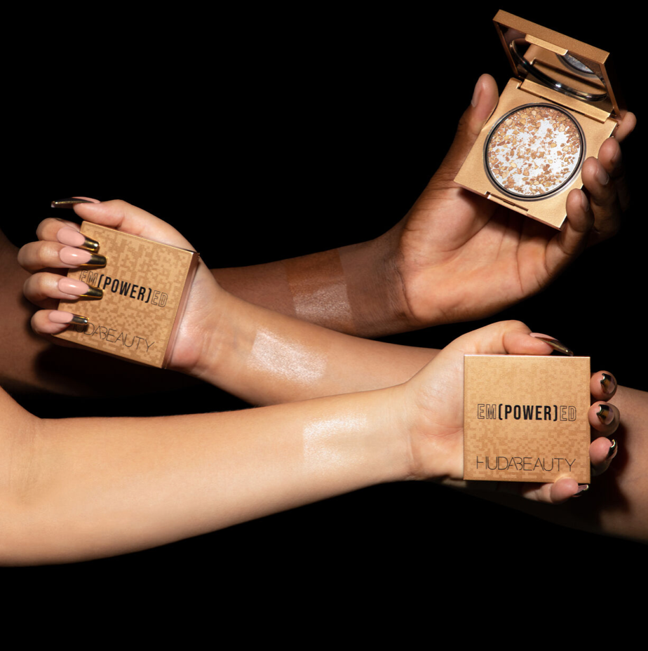 Empowered Face Gloss Highlighting Dew